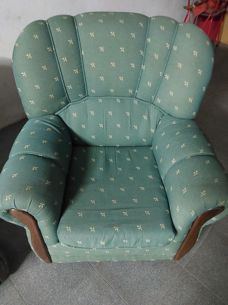 Sofás cama mais duas poltronas