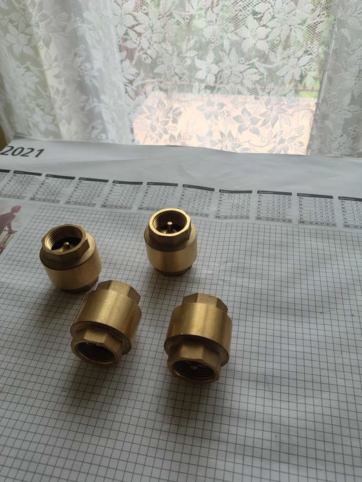 Zawory zwrotne mosiężne 3/4" 4 szt NOWE 100,00 zł