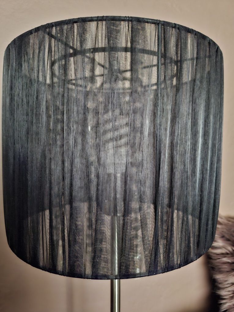 Lampa stojąca z kryształkami