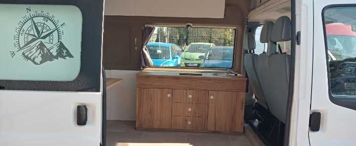 Ford Transit 2.2. Diesel  zabudowanwany  na  kampera.