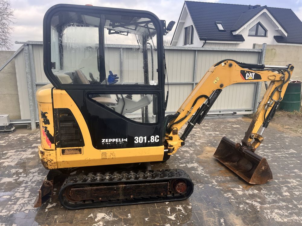 Minikoparka Cat 301.8C