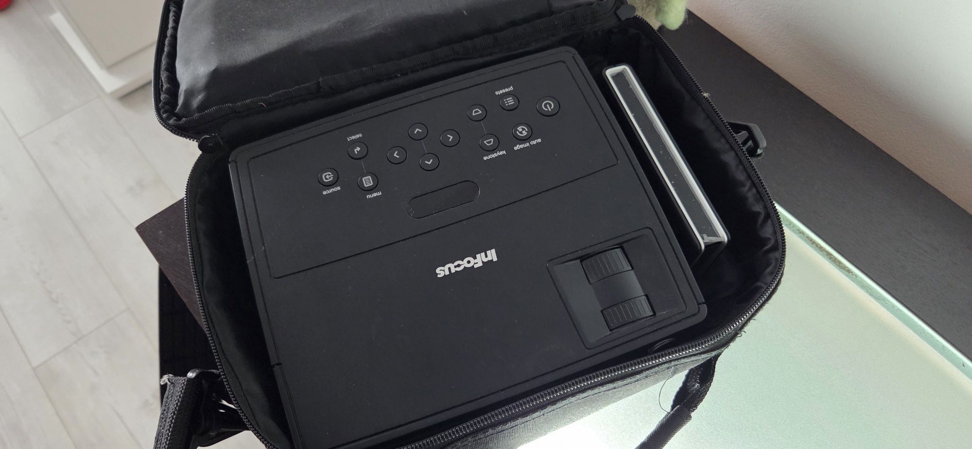 Projektor infocus in1110a