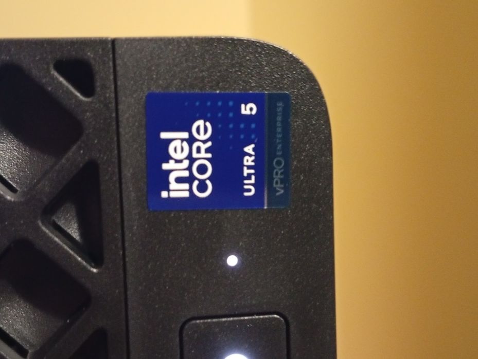 Computador HP Prodesk 4 G1i AI Core Ultra 5 235.
- Preparado para AI (