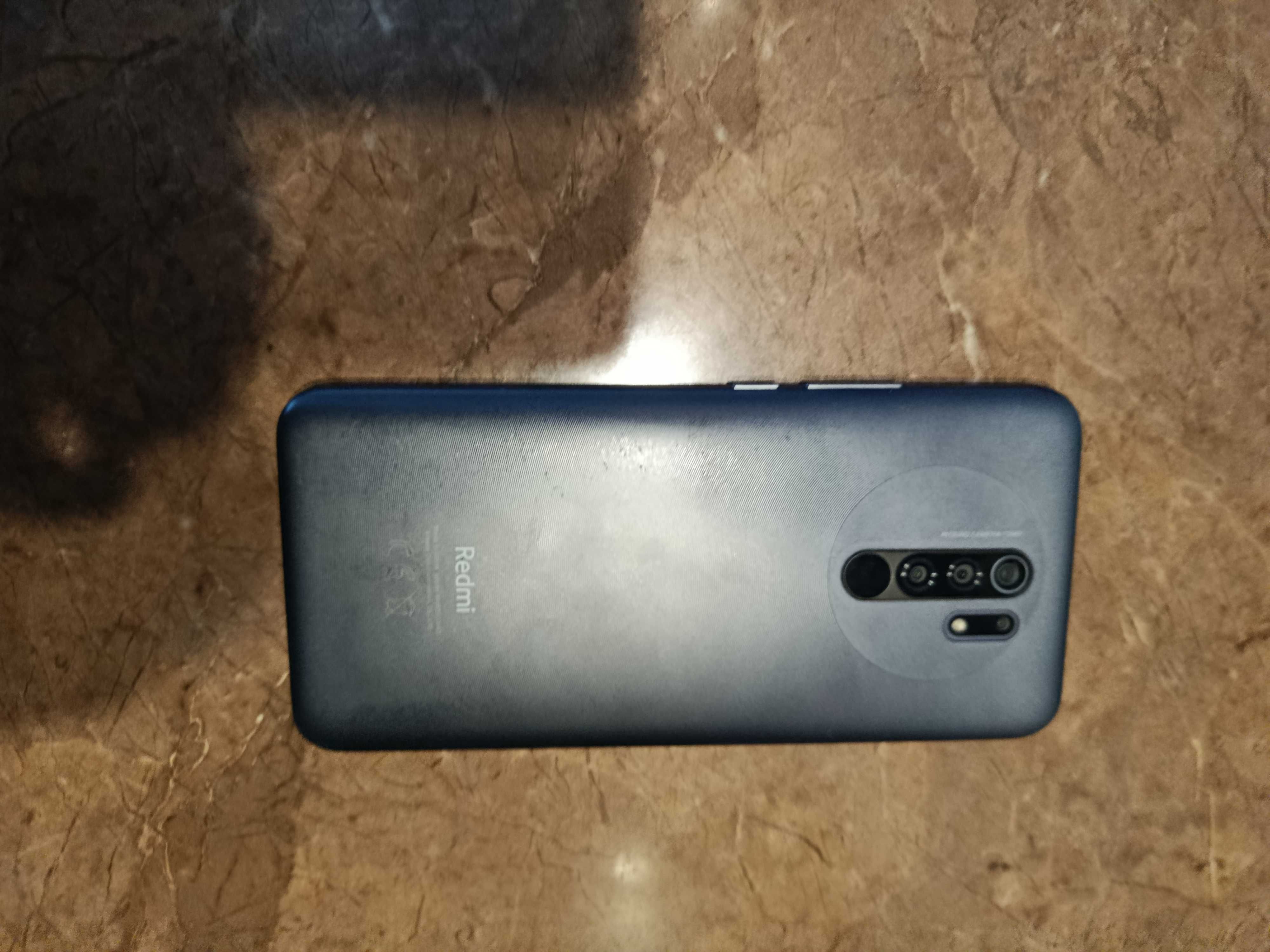 Продам смартфон Xiaomi redmi 9 4/64