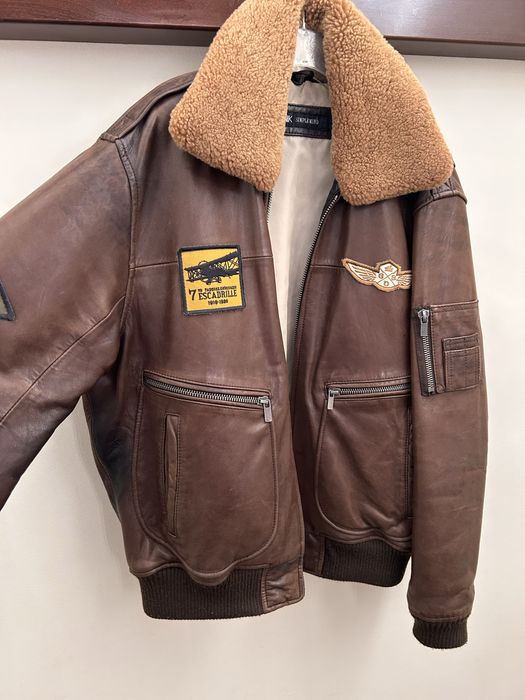 Brązowa kurtka skórzana pilotka Ochnik dywizjon 303 r. S