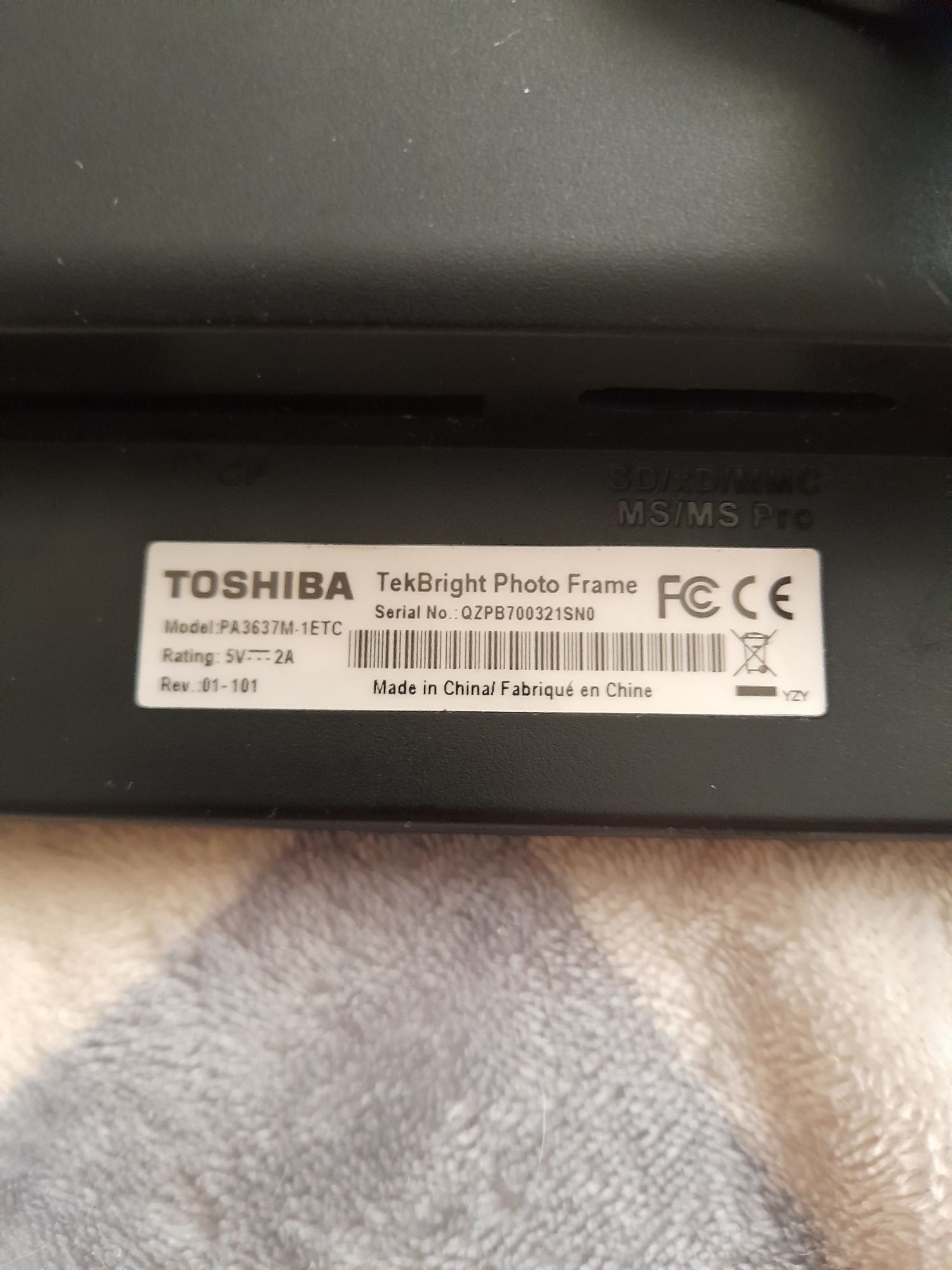 Цифровая фоторамка Toshiba