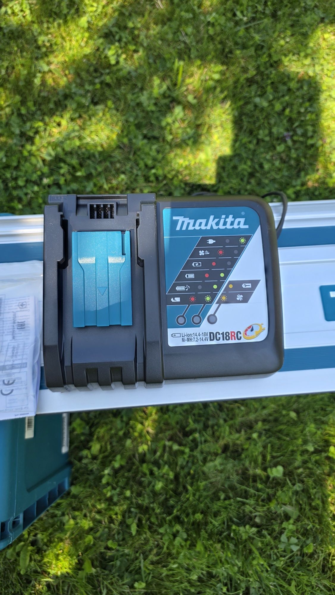 Akumulatorowa reczna pilarka tarczowa- zagłebiarka MAKITA