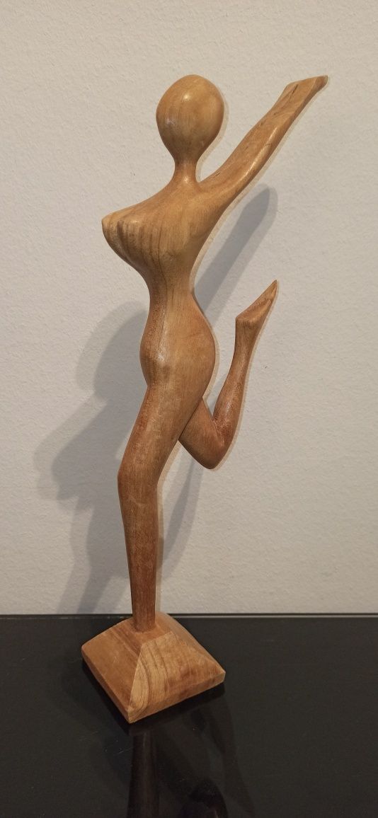 Figurka w drewnie Rzeżba tańczącej Kobiety Akt h 35 cm