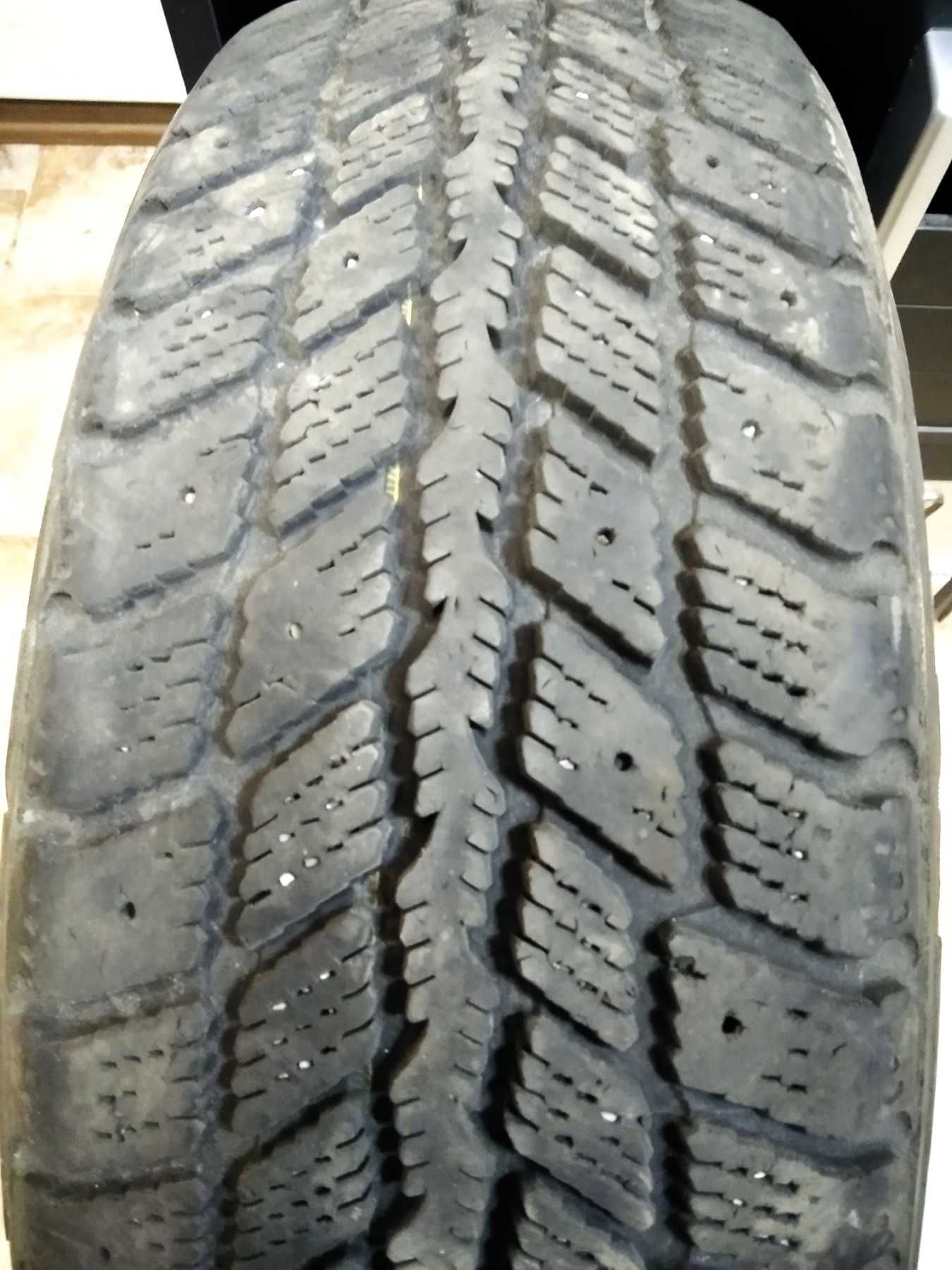 Зимові шини 185/65 R15