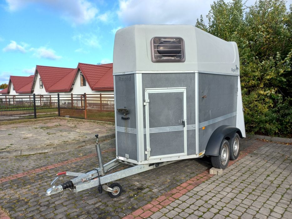 Przyczepa koniowóz Humbaur