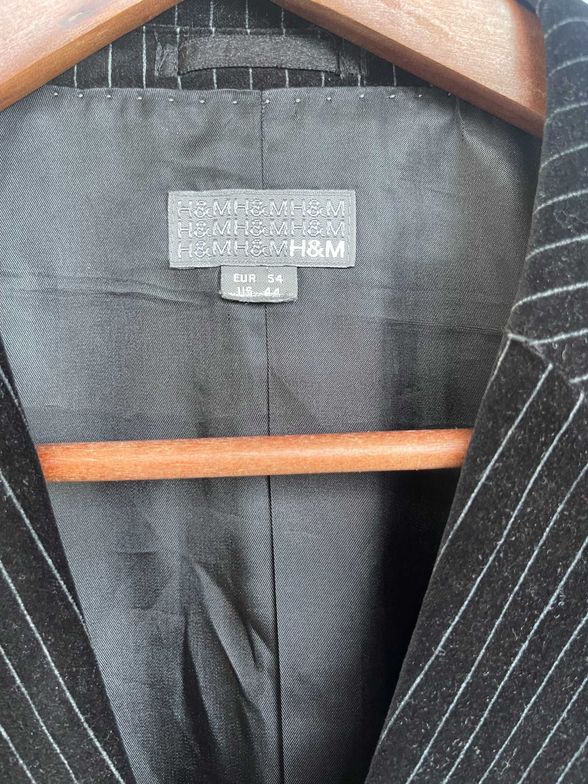 Marynarka H&M z aksamitu.