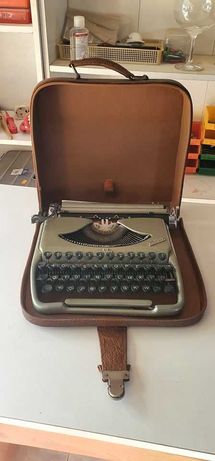 Máquina de Escrever Groma Kollibri