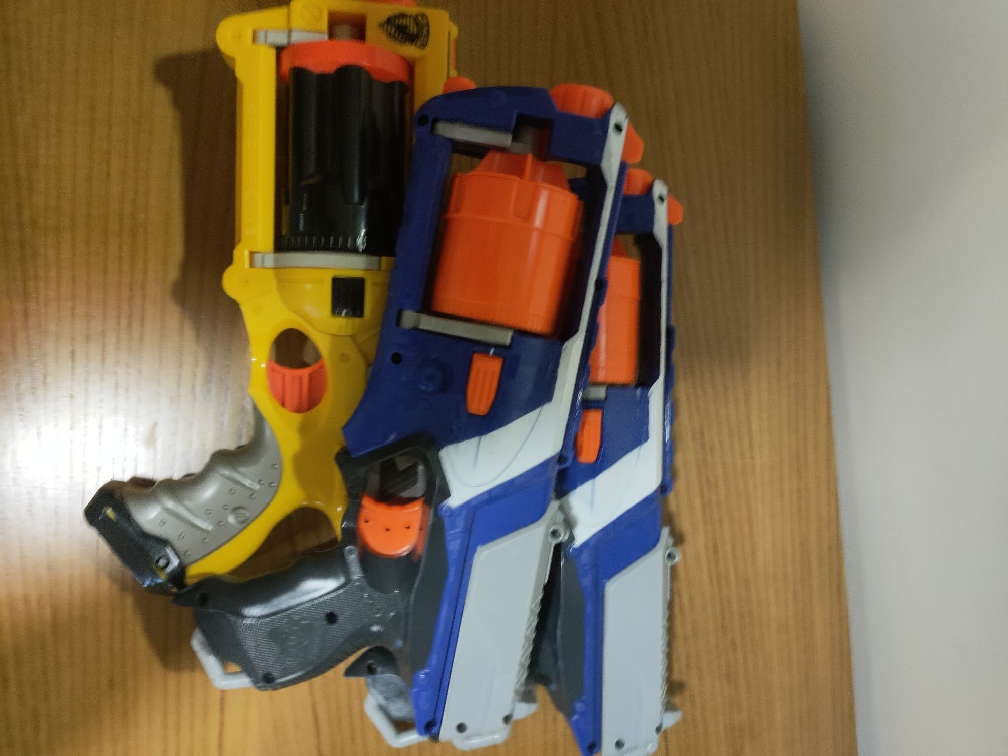3 Pistolas Nerf como novas