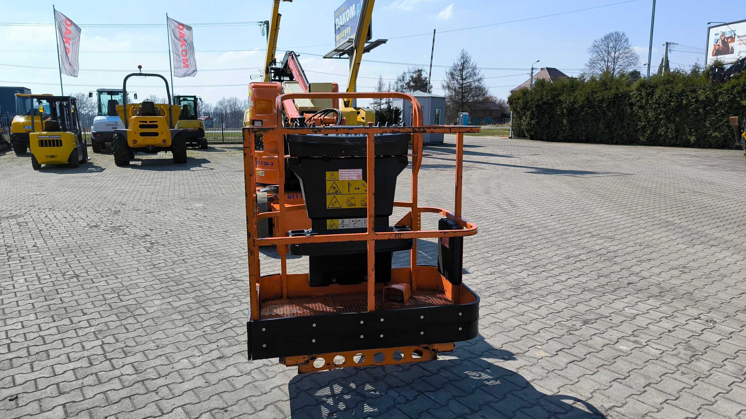 Podnośnik koszowy elektryczny JLG E300 AJP rok 2007 cena 44900 netto