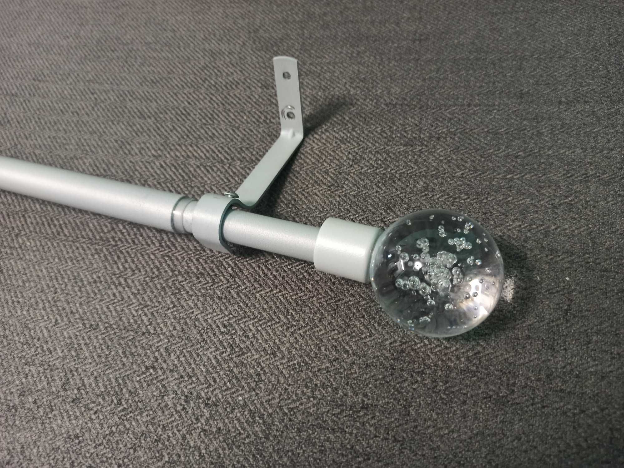 Karnisz Ikea szary srebrny teleskopowy drążek żabki zasłona firana