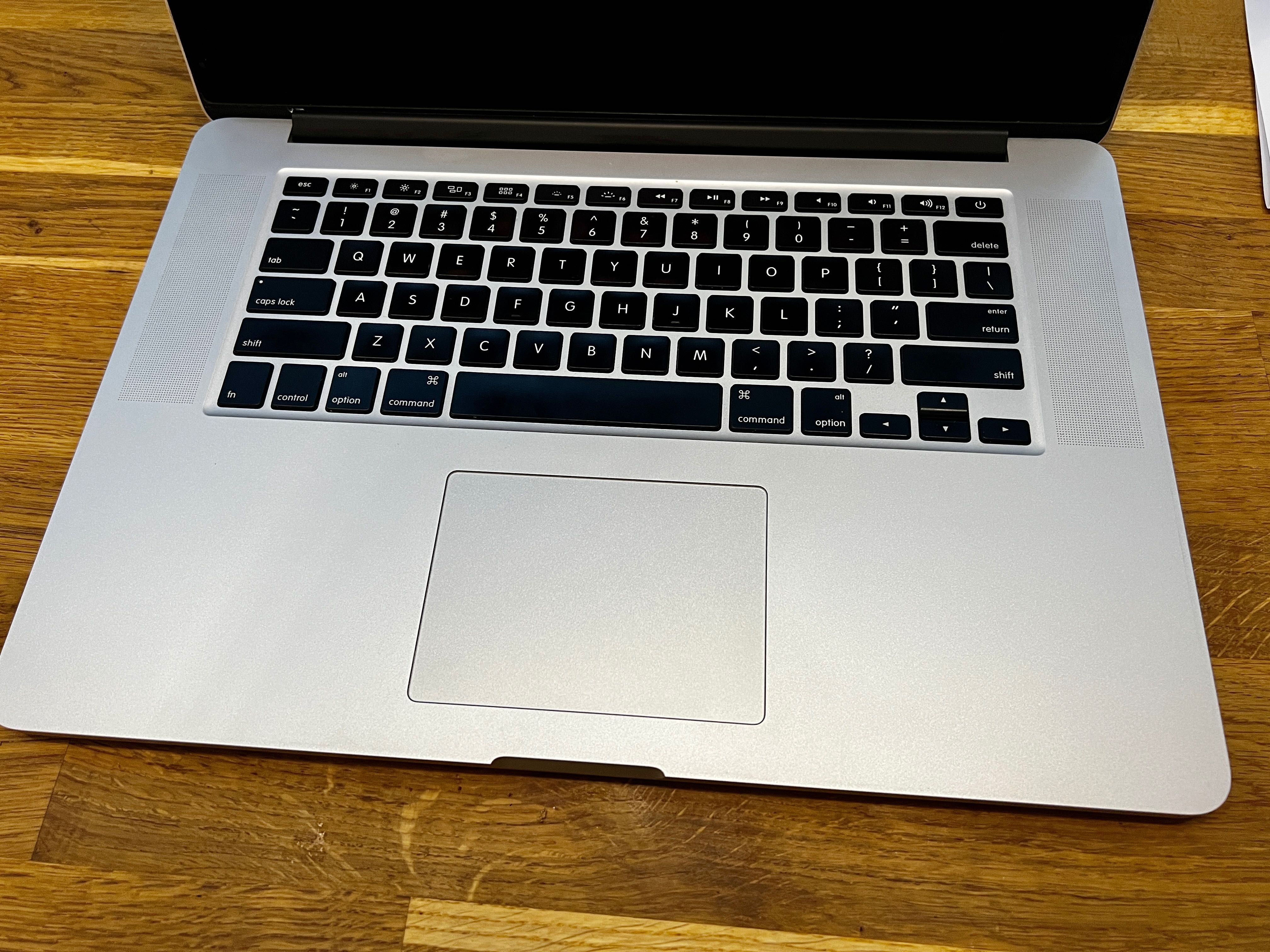MacBook Pro 2015 Mid 16GB Ram/ 256GB, stan BDB +