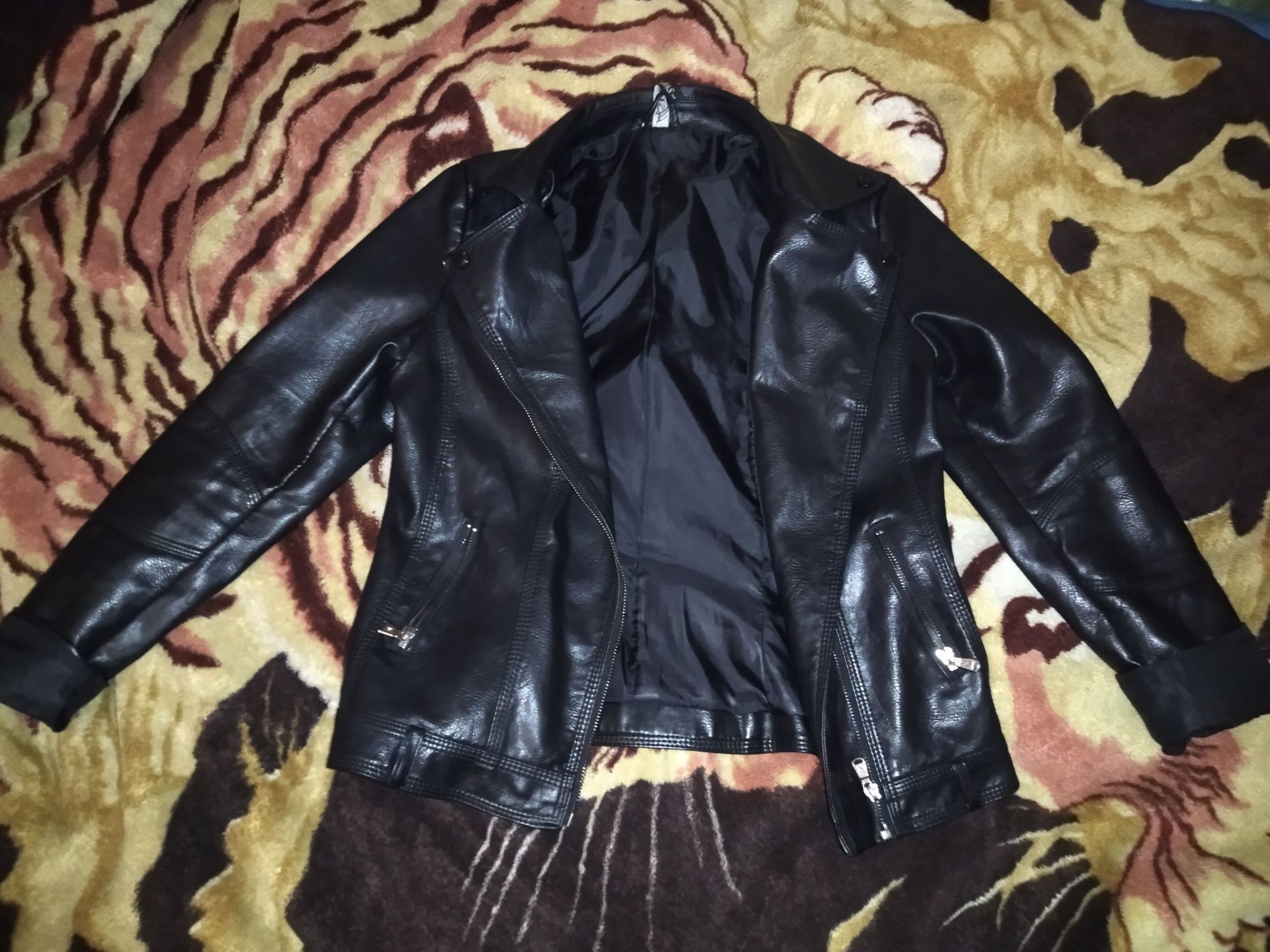 Новая женская кожаная куртка