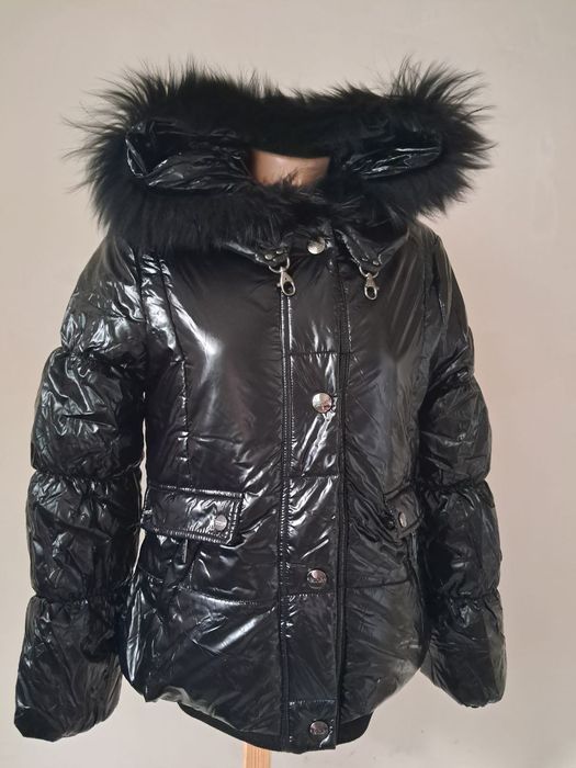 Пуховик жіночий зимовий.