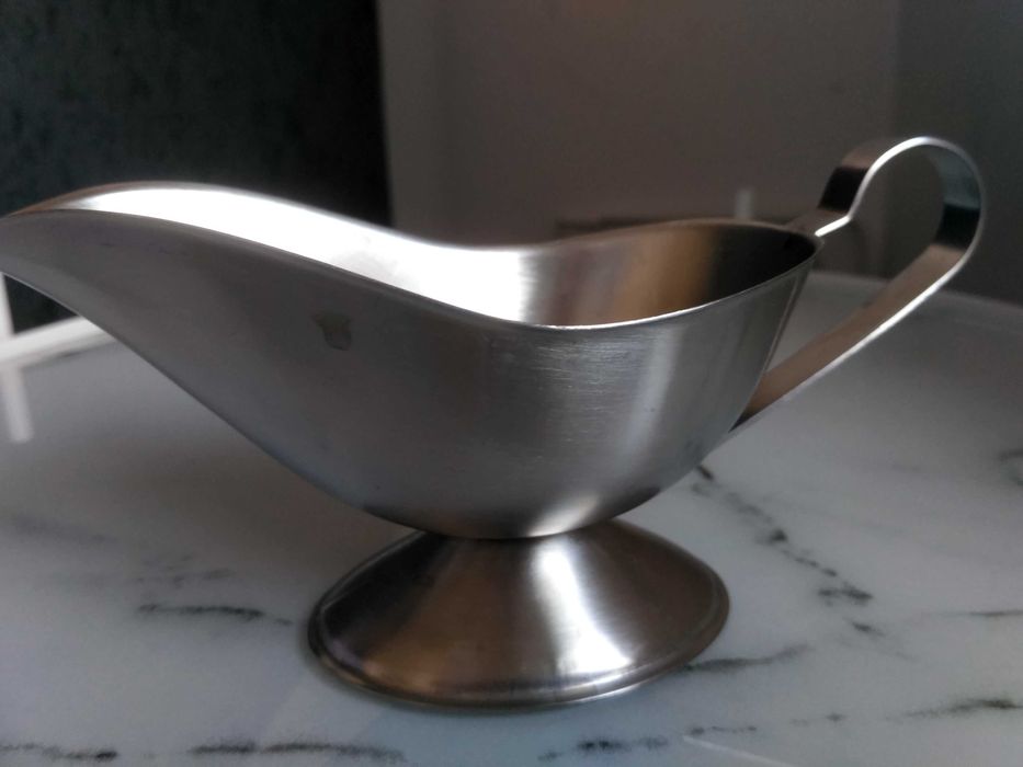 Łódka do sosu ze stali nierdzewnej Sos Łódka Stek z czarnego pieprzu