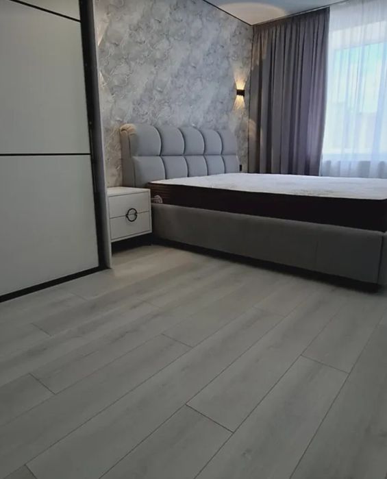 Продаж 2к квартири 71 кв. м на вул. Курбаса Леся