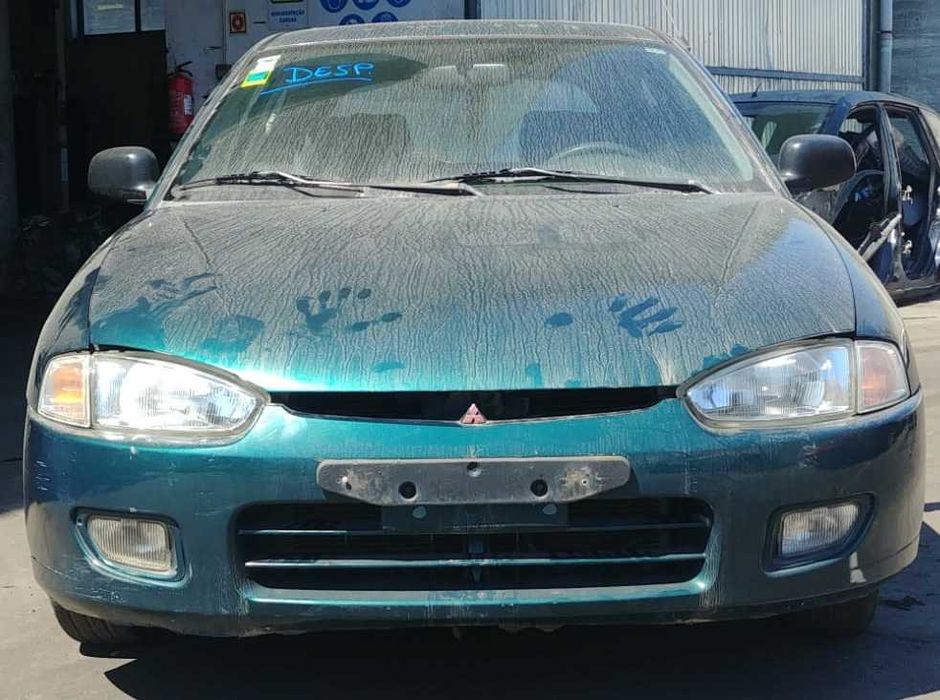 Mitsubishi Colt para peças