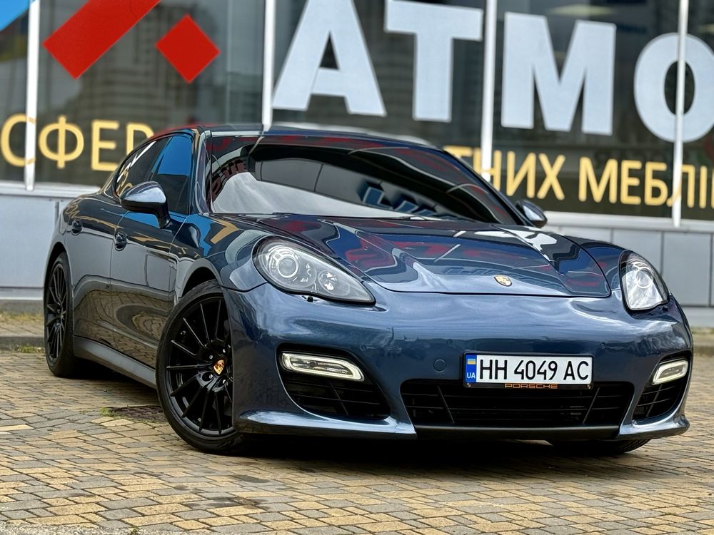 Porsche panamera GTS 4.8 2012