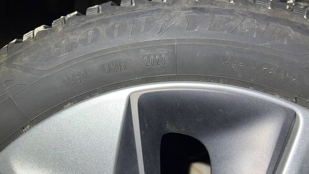 Hyundai Ioniq 28 кВ 12400$