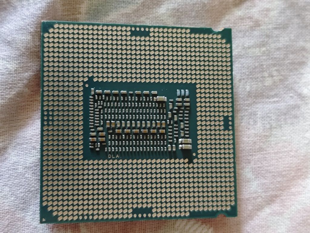Процесор Intel Core i7-9700K 3.6GHz / 8GT / s / 12MB