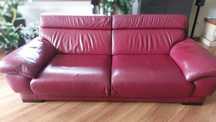Kanapa , sofa skórzana bordowa . 3 osobowa . Polska produkcja .