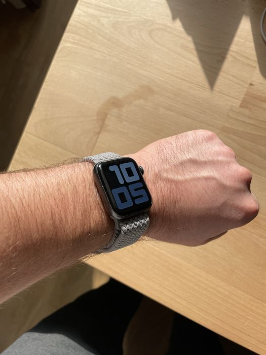 Apple Watch Series 5 40mm GPS+LTE, Space Gray Aluminum Case