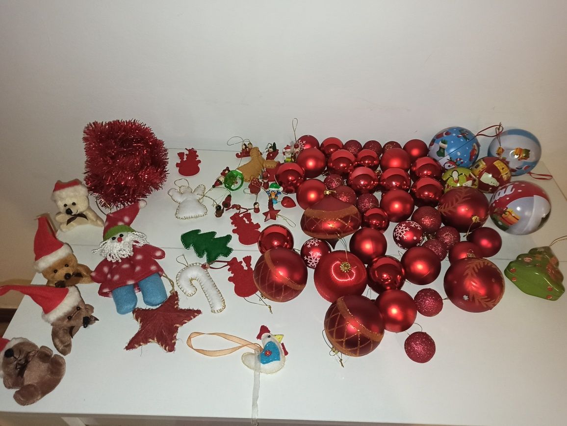 Vendem se decorações de natal e árvore