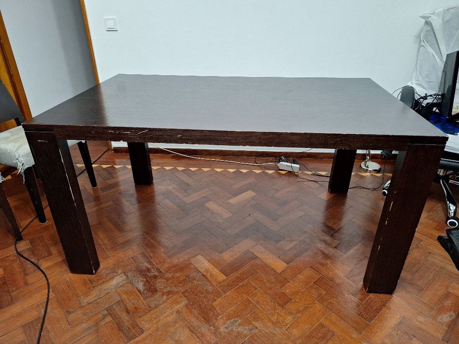 Mesa de jantar extensível + 2 aparadores wengue castanho escuro