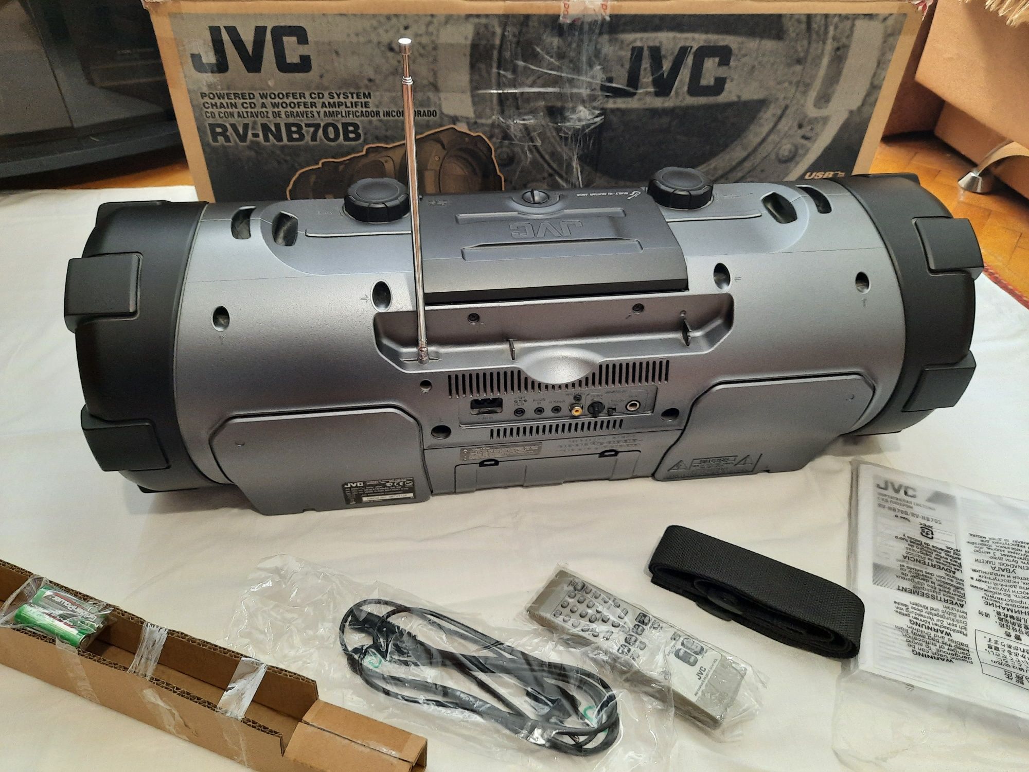 Магнитола JVC RV-NB70B  BoomBlaster