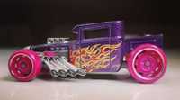 Hot wheels z 2013 roku,  Bone Shaker 50th, M25. Modele samochodów.