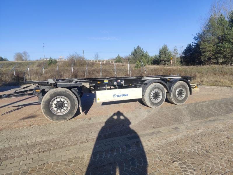 Przyczepa trzyosiowa KRONE BDF