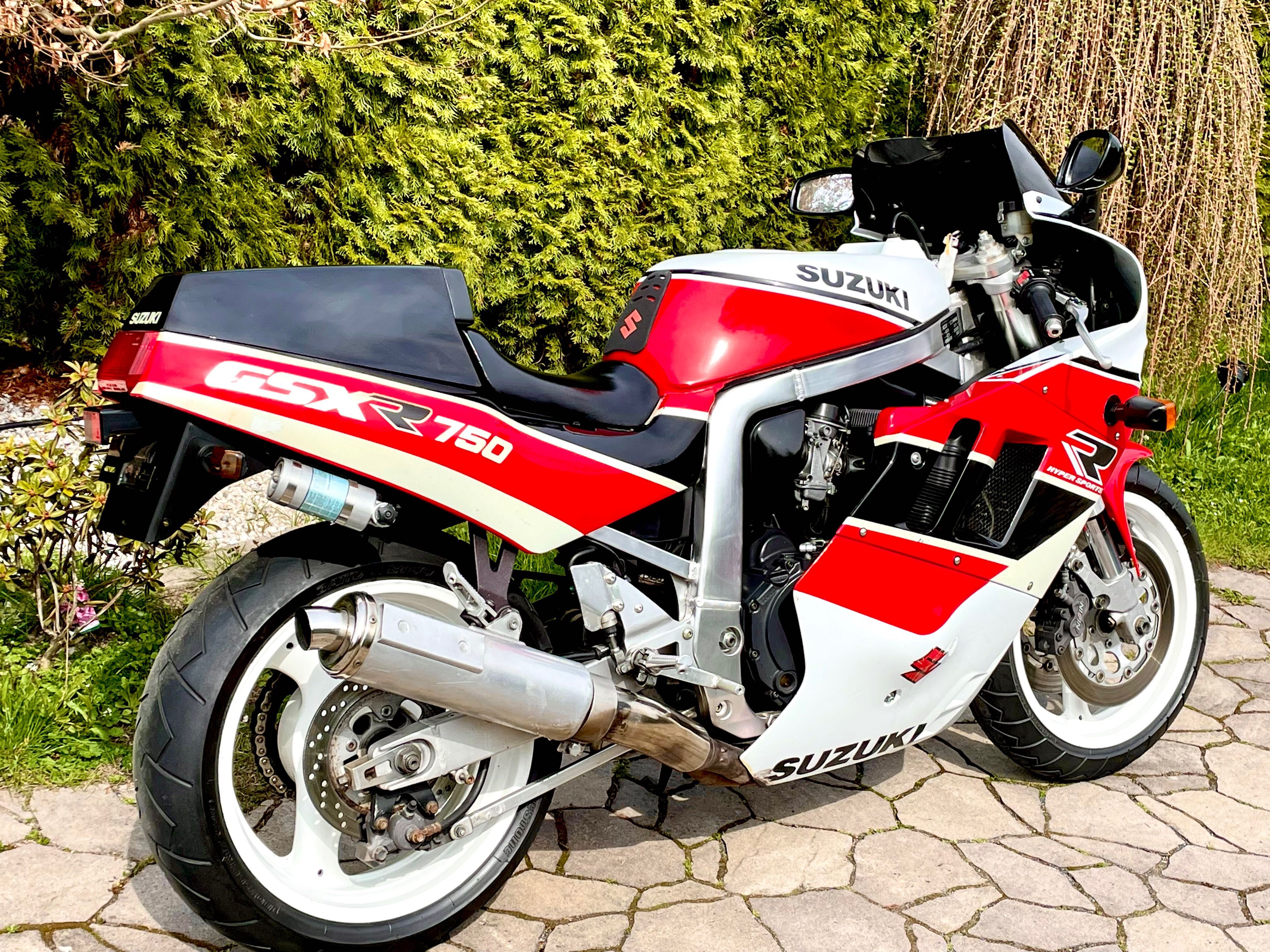 Piękne Suzuki GSXR 750 olejak