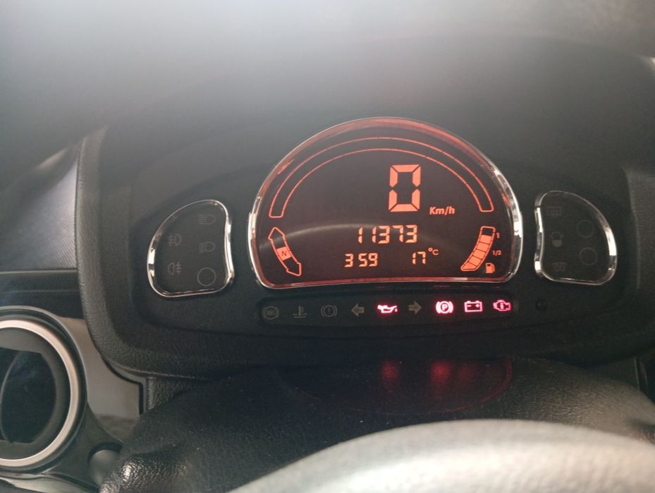 Microcar M8DCi cinza prata e preto