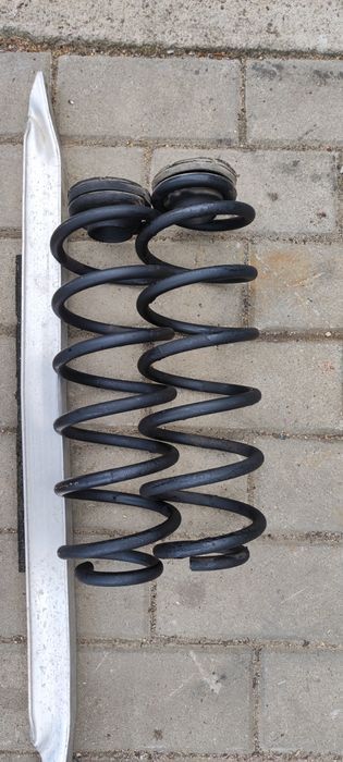 Sprężyna Amortyzatora Tył Skoda Octavia 1.9 Sedan 2000r. Cena za szt.