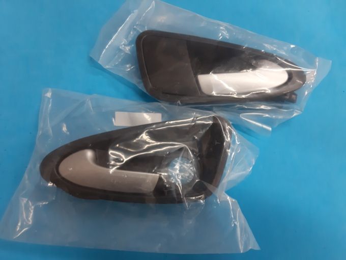 Puxador pega muleta de porta Seat Ibiza 6J   2008-2012  (cinza) NOVO