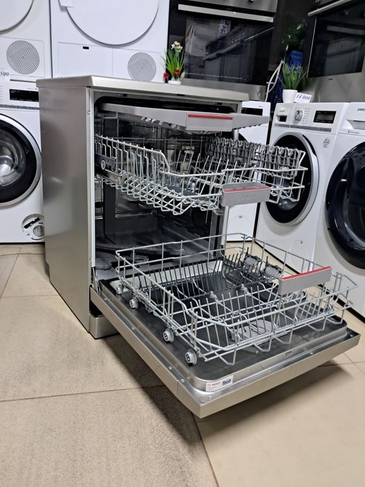 Посудомийна машина Bosch 2019 року на 13 комплектів посуди, шириною 60