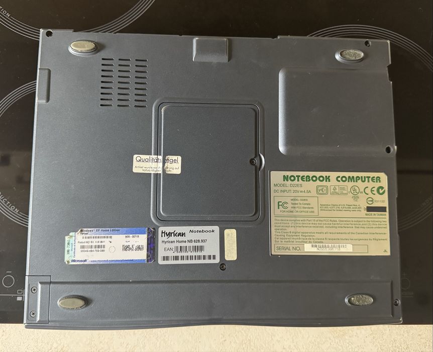 Laptop Hyrican D22ES Windows XP