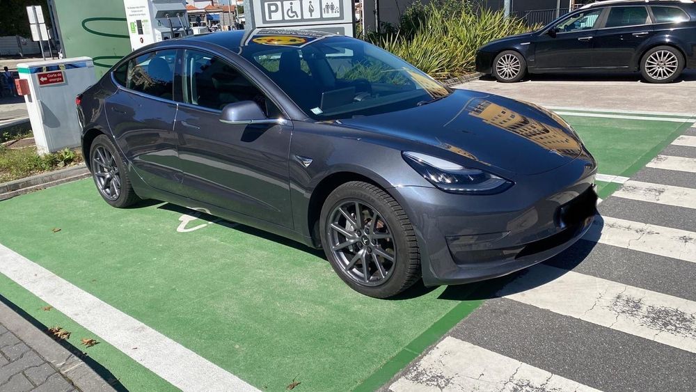 Tesla Model 3 Standard Range Plus RWD