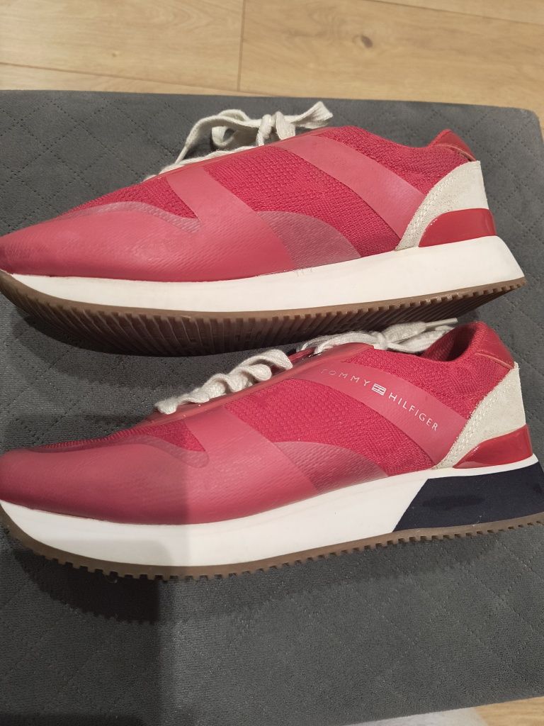 Czerwone sneakersy Tommy Hilfiger