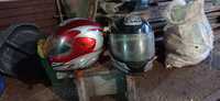 Продав шлемы для мотоцикла