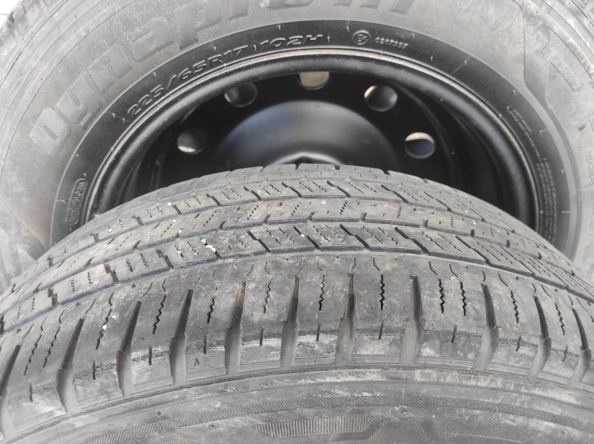 Диски 17" металеві з гумою та ковпаками. Nissan Rogue.
