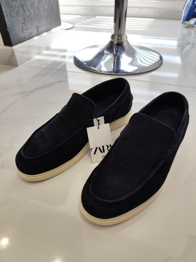 Замшеві лофери Zara