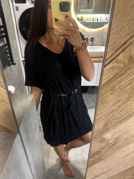 Czarna sukienka z paskiem oversize Mohito XS