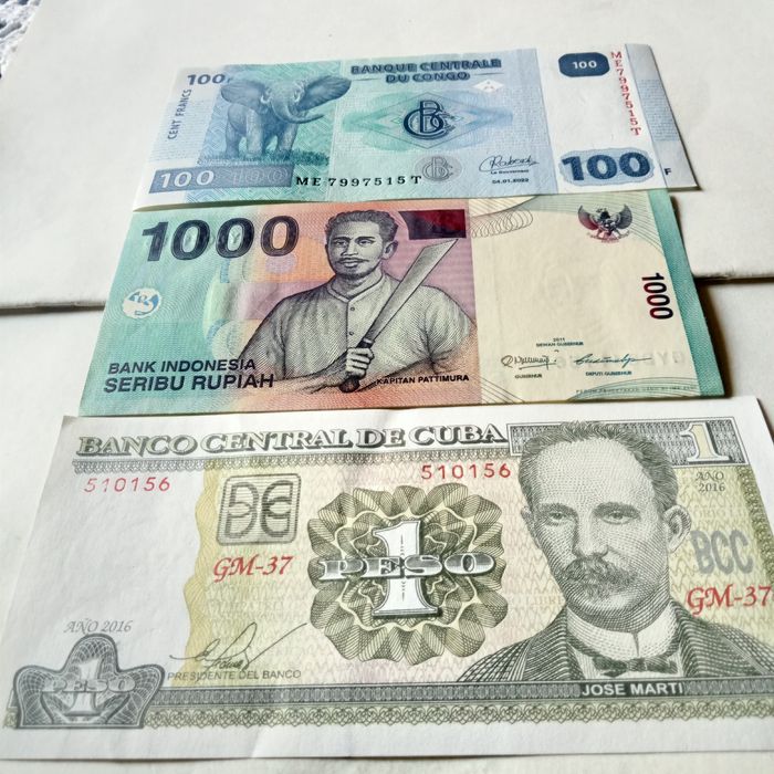 Notas e cedulas varios paises