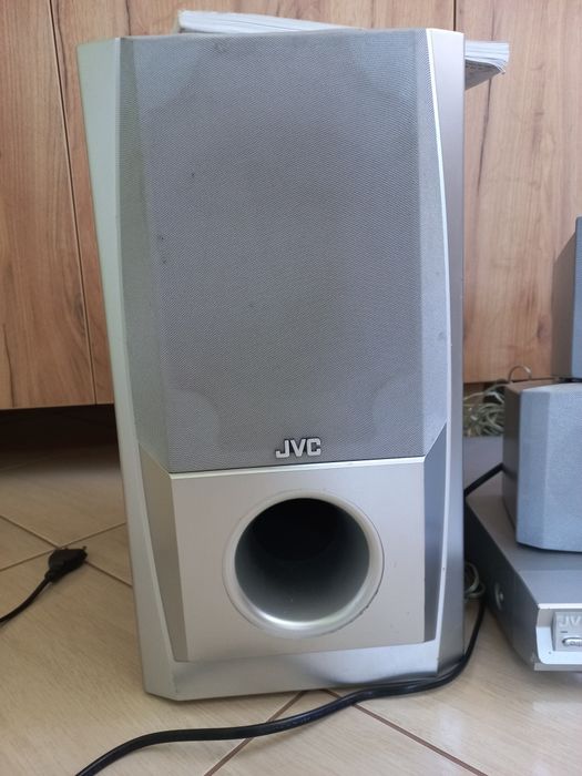 Zestaw kina domowego  DVD 5 głośników wzmacniacz JVC