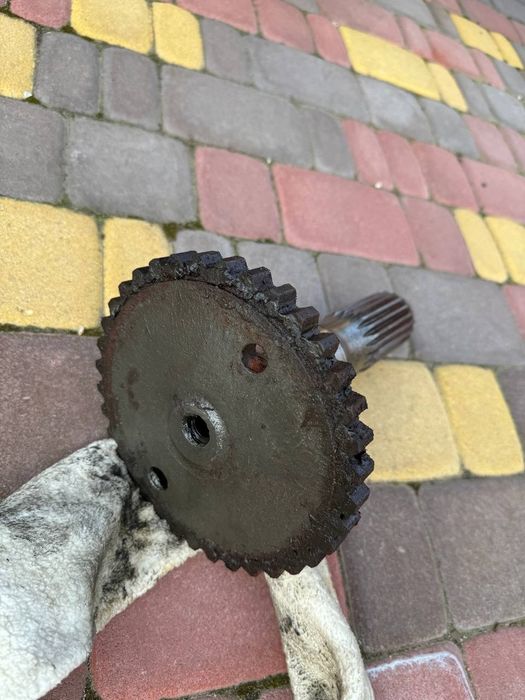 Наружна передня полуось на Урал 4320